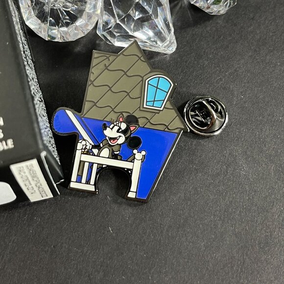 Loungefly Minnie Mouse Disney Lapel Pin Haunted House Puzzle Blind Box Brooch - Picture 3 of 12